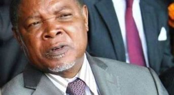 Tributes pour for Retired Chief Justice Lovemore Munlo who has died