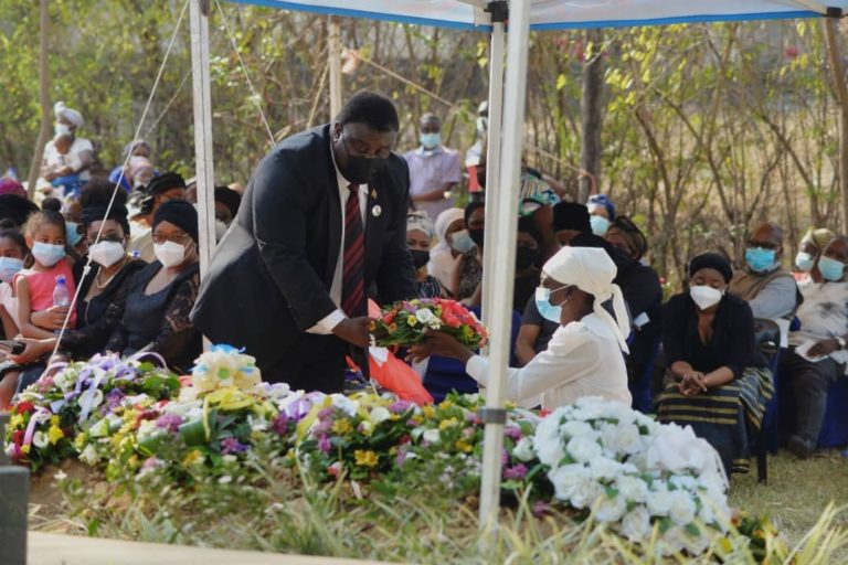 Aleke Banda’s widow funeral takes place- Ken Zikhale Ng’oma delegated to represent President Chakwera