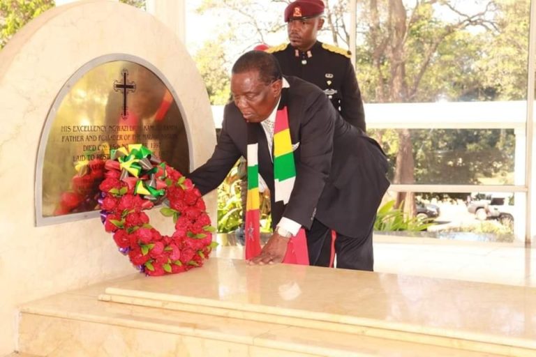 Mnangagwa honours Kamuzu- lays wreath at the Mausoleum