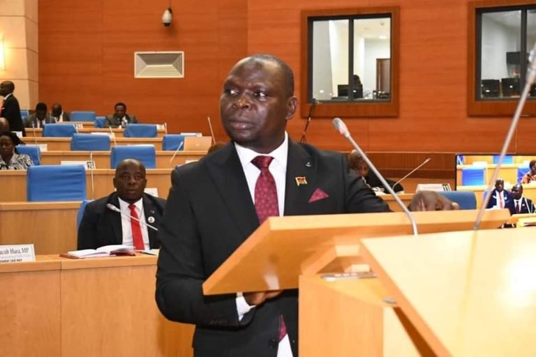 Government intensifies crackdown on illegal forex dealers