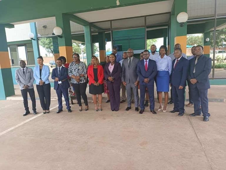 Demand accountability from public officials – Dossi
