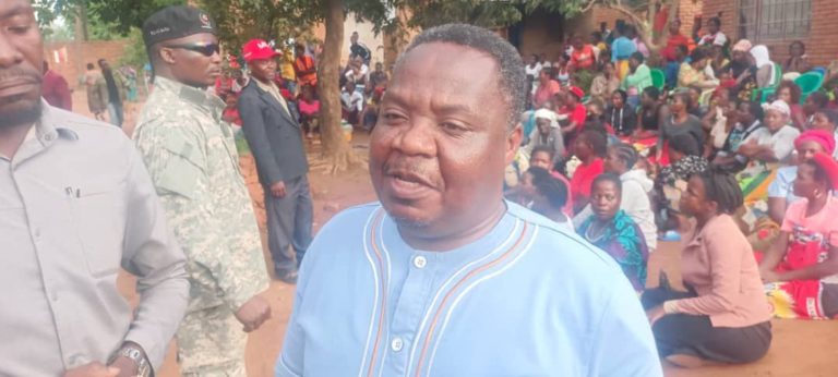 Lilongwe City Mayor Councilor Richard Banda splashes Christmas Gifts to the people of Mlodza ConstituencySays he will stand as Member of Parliament for the area