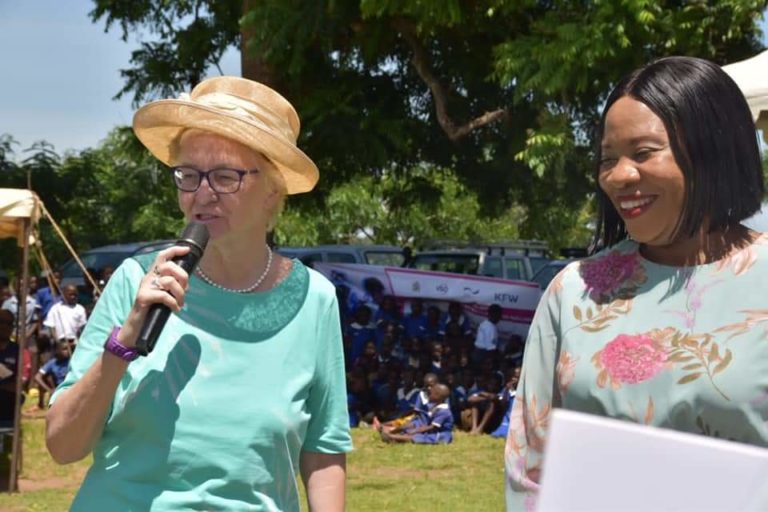 German donates digital equipment to Ministry of Education