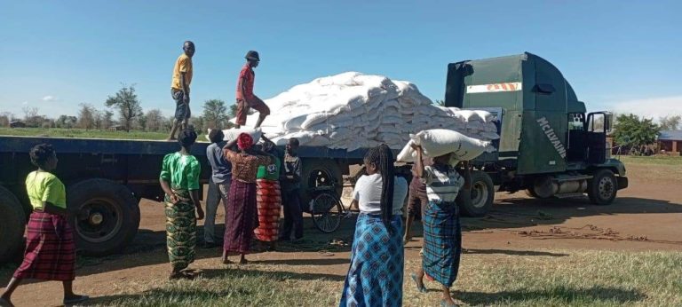 DoDMA rescues hunger stricken people in Salima