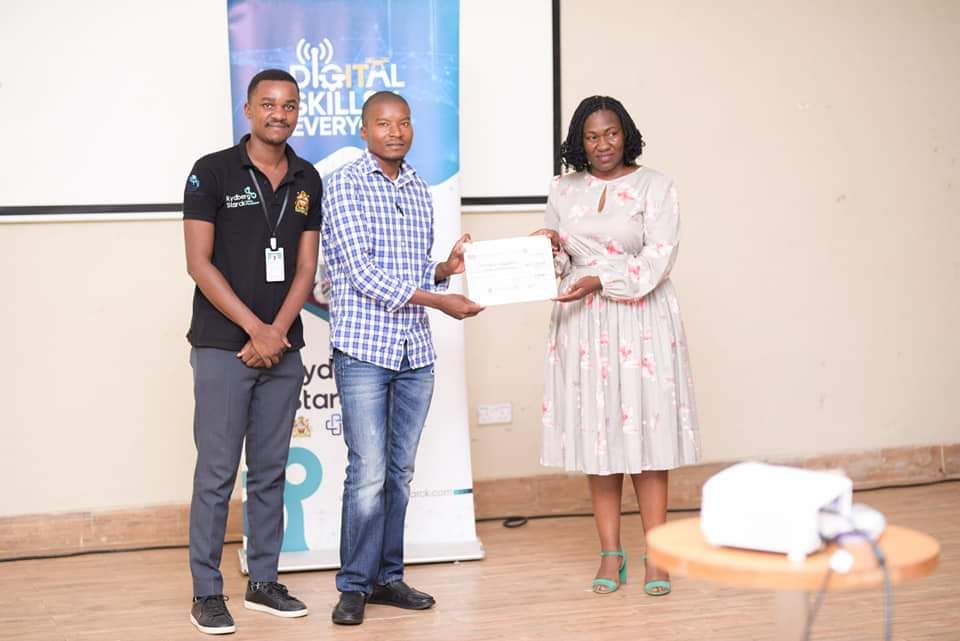 Rydberg Starck Limited has today given a 2 million Kwacha business grant to 10 Digital Malawi Project participants who successfully pitched their businesses during an entrepreneurship pitch day at Lotus by Serendib in Blantyre. 

