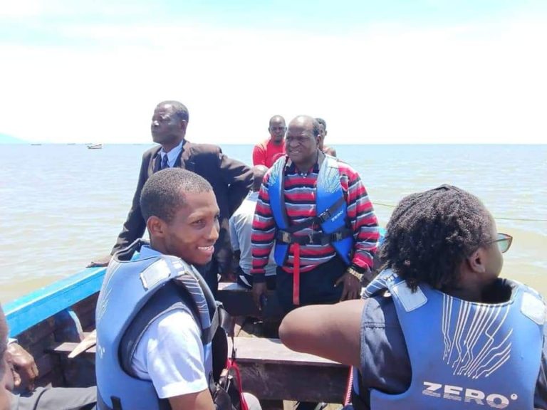 Chimunthu Banda takes German Aid to Nkhotakota Islands