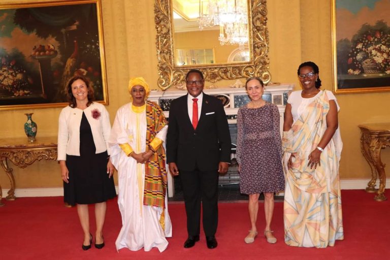 Four envoys present letters of credence
