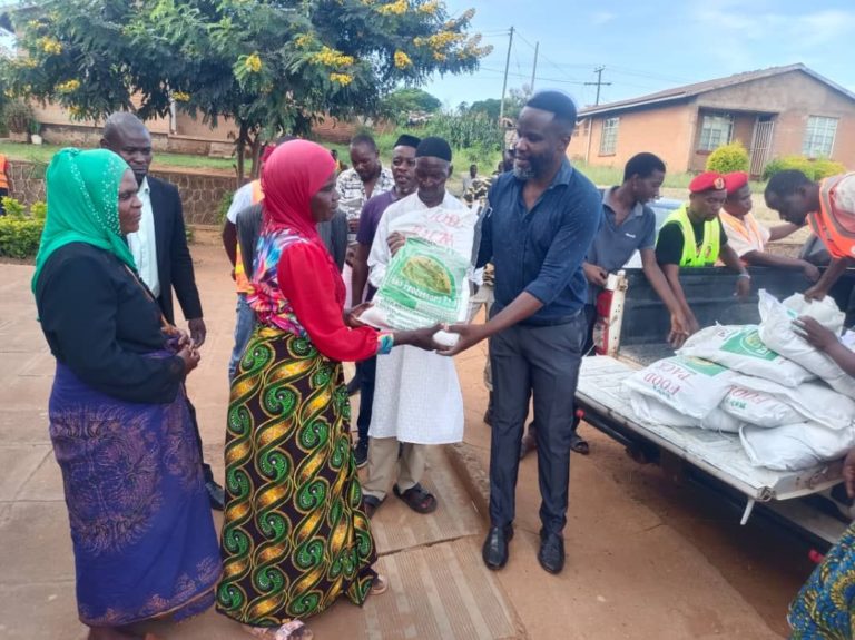 Msungama donates relief items to Area 23 Moslems