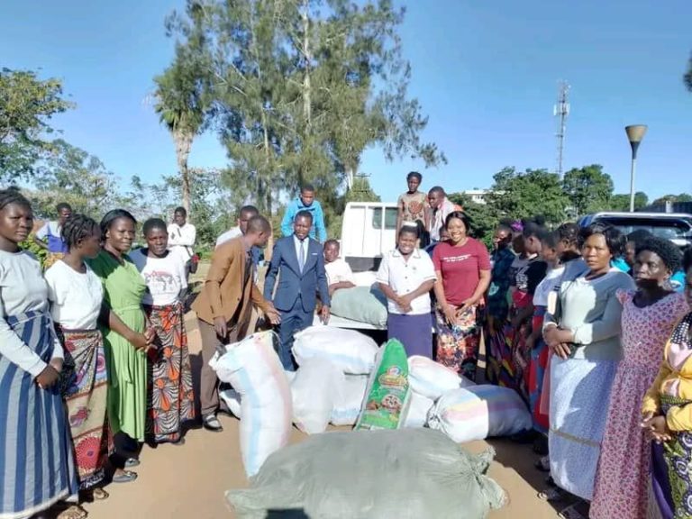 God’s Temple Ministries donates food and non-food items to patients at the Thyolo District Hospital