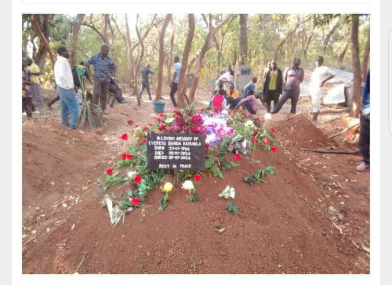 Veteran broadcaster Everess Kayanula laid to rest in Mtsiro