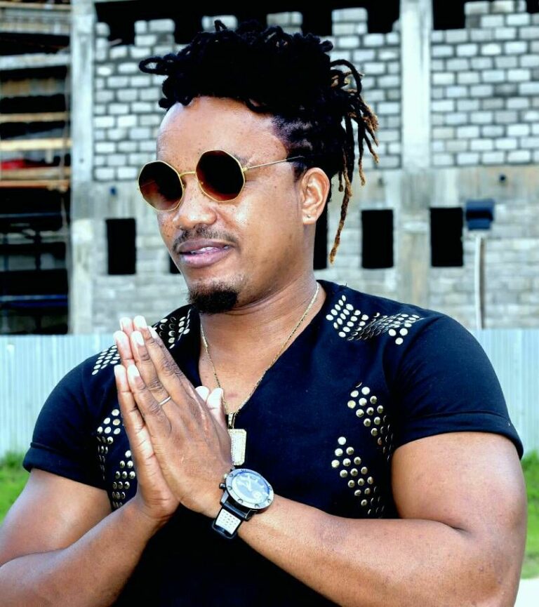 Musician Dan Lu warns fans about food poisoning dangers after personal experience