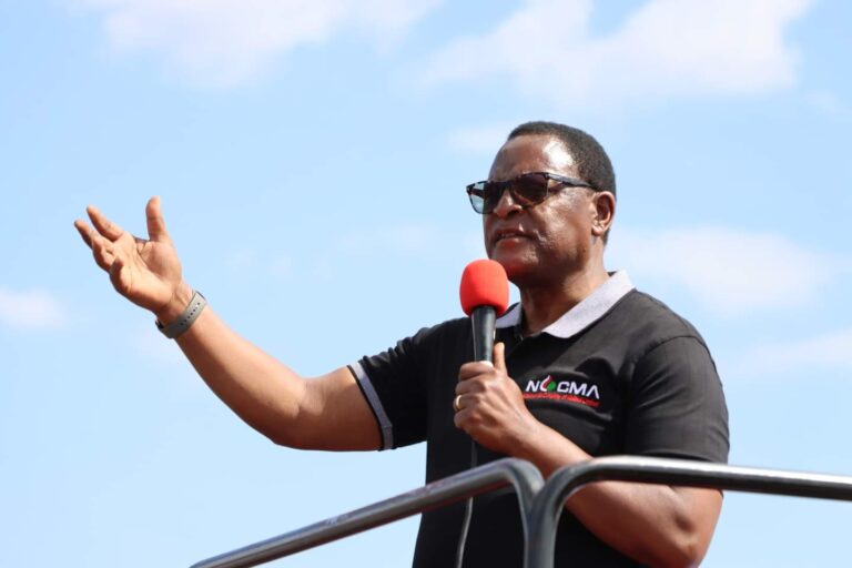 Chakwera visits construction works of the Tengani flea market