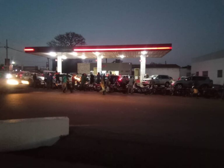 Diplomats join fuel queues amid Malawi’s worsening crisis