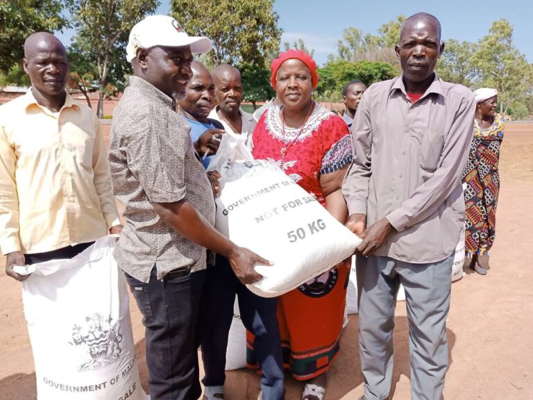 MCP Legislator distributes Maize to 1200 families in Kasungu
