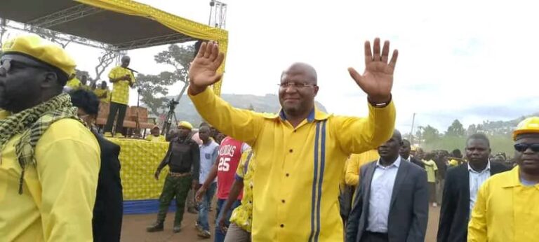Atupele joins supporters at event in iconic Hummer Convoy