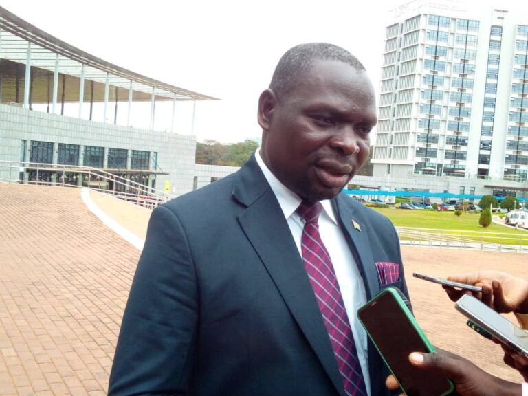 Chithyola optimistic of home-grown economic theories