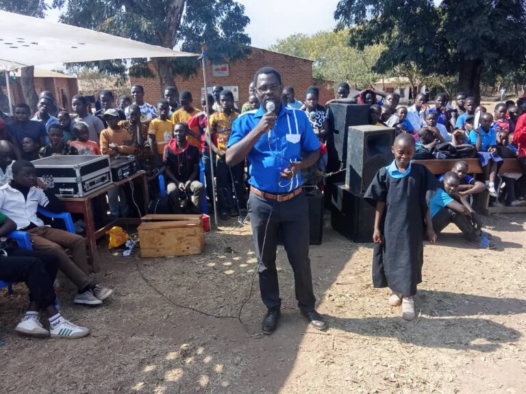 Dowa DC calls chiefs to protect girl child
