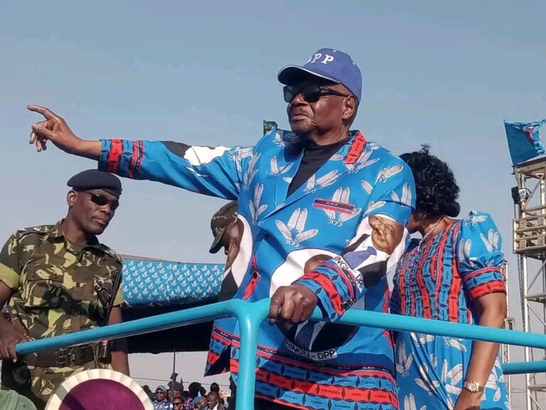 Mutharika repeats his promise to develop Malawi like Singapore