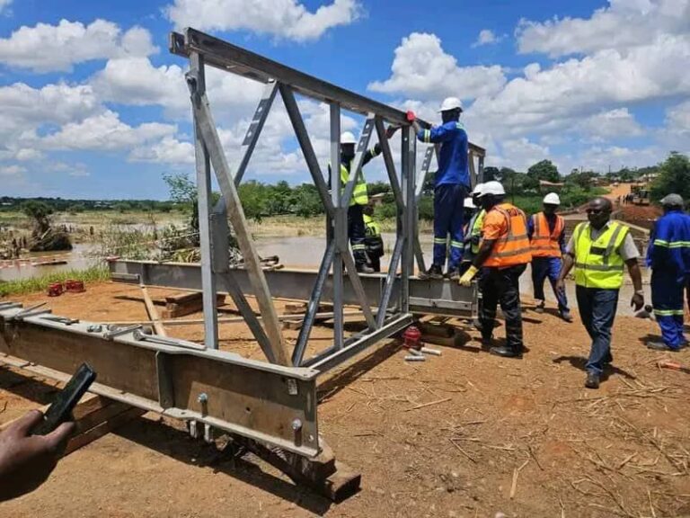Emergency bridge works forge ahead in Lundazi: Mphamba Bridge repair on track