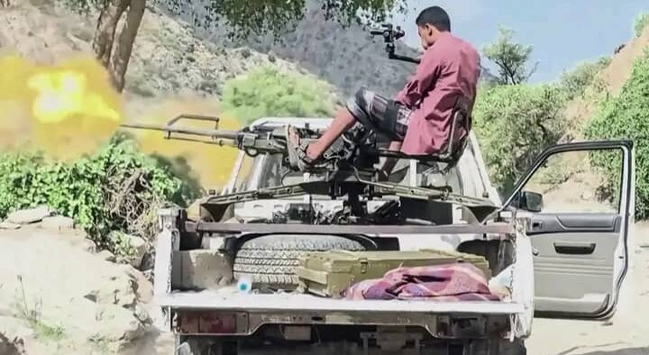 Yemen air strikes target Houthi positions as fighting intensifies